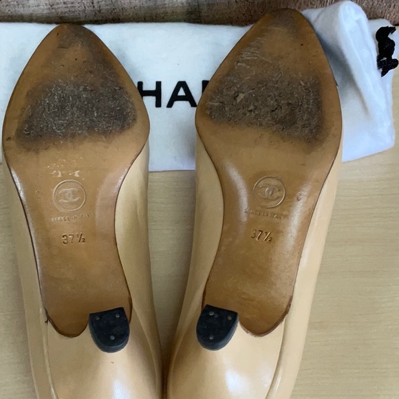 Chanel Cap toe low heel, Size 37.5 - Picture 2 of 7